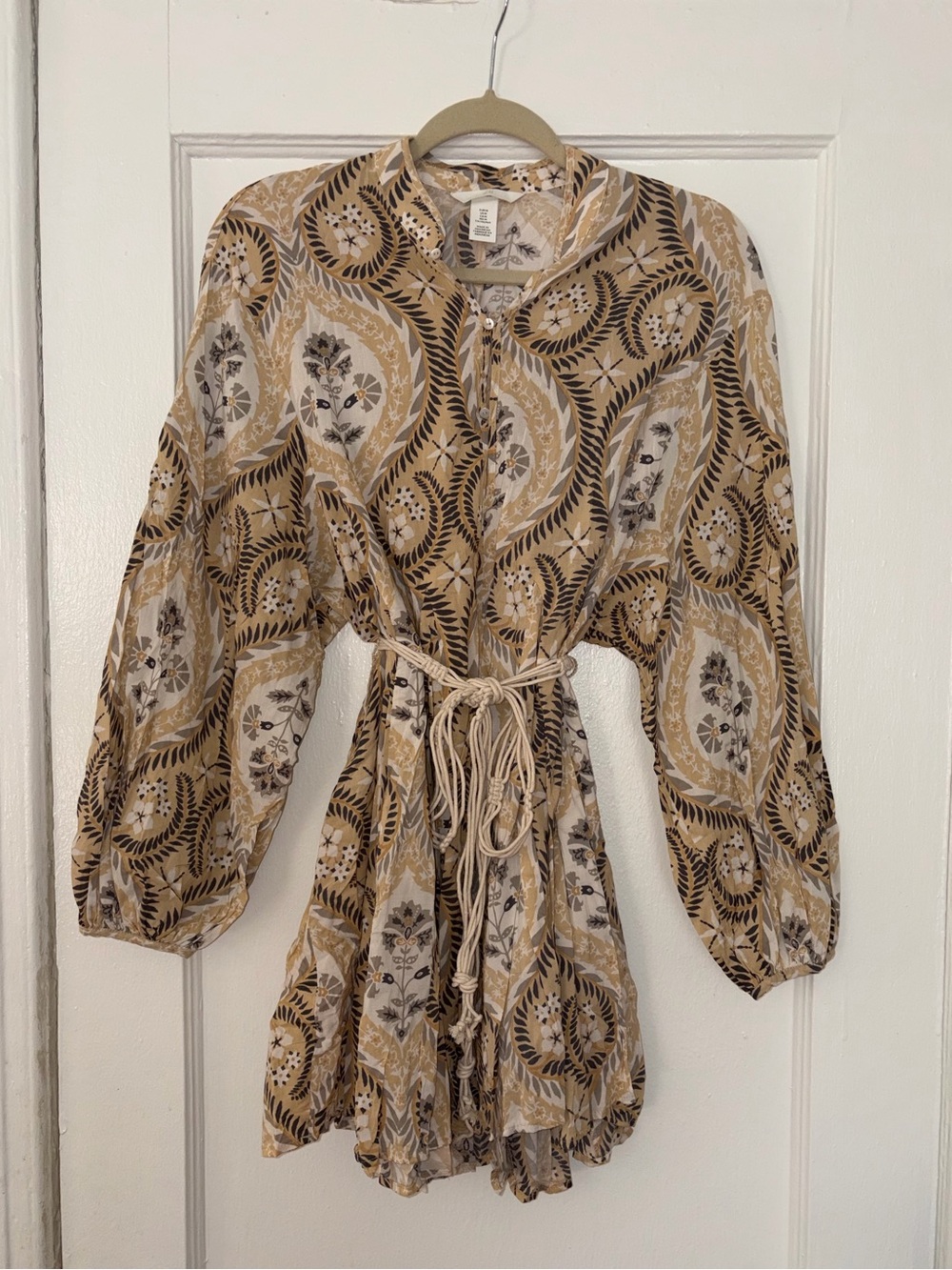 H&M Beige Black & White Print dress